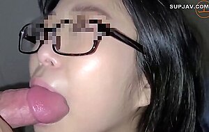 Busty wife with plain glasses. it was just a momentary illusion that i thought she had escaped. a raw vagina disturbed by a stranger’s stick, a distorted face, and glasses.