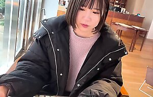 New graduate 00-chan works intense at a cell phone store! she is a simple and common girl, and she is seduced and fucked twice!