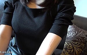 Juhachi takes her to a hotel with fair skin and beautiful skin. i taught her how to pizzle with her flabby e-cups and she thanked me by cumming inside her. fellatio removal & bonus video available!