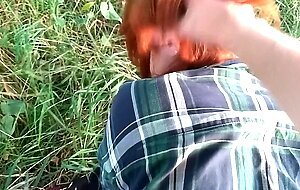 Unicorninhoody, redhead girl went on a picnic and showed her ass. public sex in the park